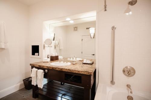 Wine & Roses Hotel Restaurant Spa Lodi - image 10