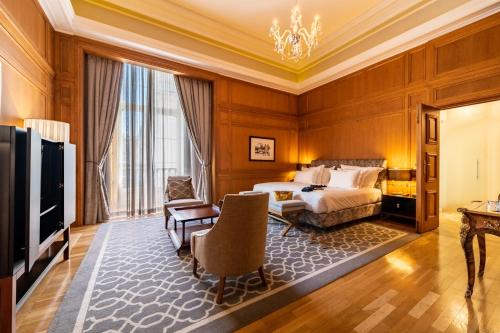 room detail thumbnail 1