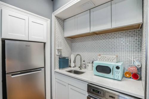 Fabulous Corner with views of historic Old City! in Philadelphia, USA