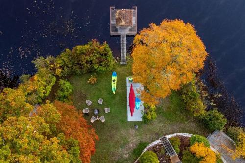 2 Acre Lakefront Getaway in Charlestown, USA