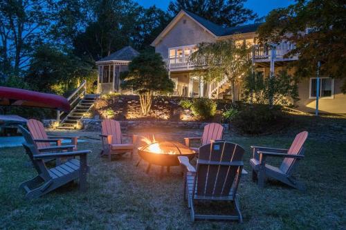 2 Acre Lakefront Getaway in Charlestown, USA