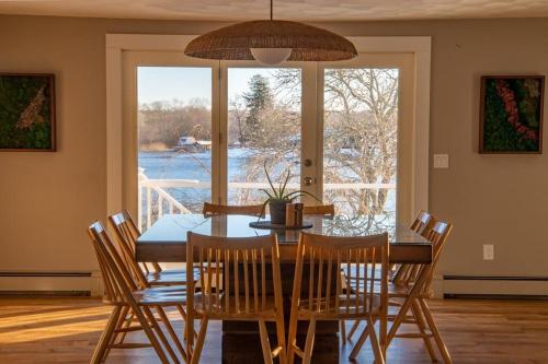 2 Acre Lakefront Getaway in Charlestown, USA