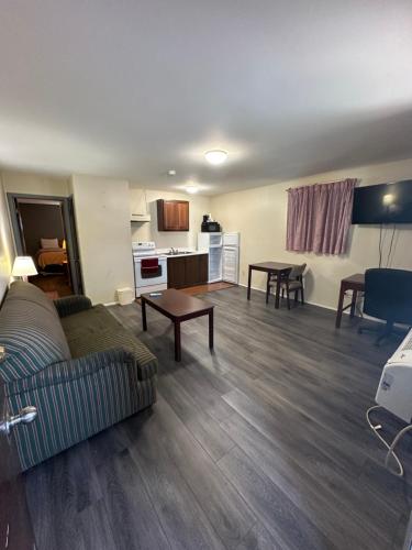 Wye Motel - image 10