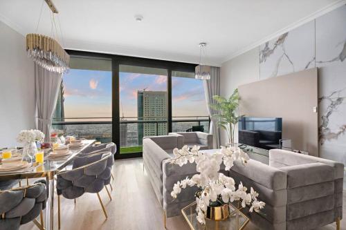 Luxe 2BR Burj Vista Retreat, Steps from Dubai Mall & Burj Khalifa, Dubai (Foto 6)