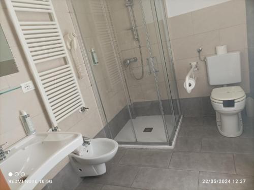 Quadruple Room image 1