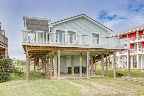 Galveston Vacation Rental - Steps to the Beach!