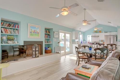 Updated Galveston Home with Deck - 150 Ft to Beach! - image 10