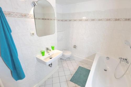 2-Zimmer-Traumwohnung: Schick * hell * ruhig * große Räume * zentrumsnah