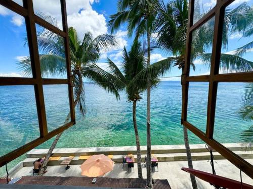 White Knight Seaview in เกาะซีกีคอร์