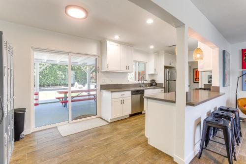 Chic Cathedral City Getaway with Pool and Airstream in Cathedral City, USA