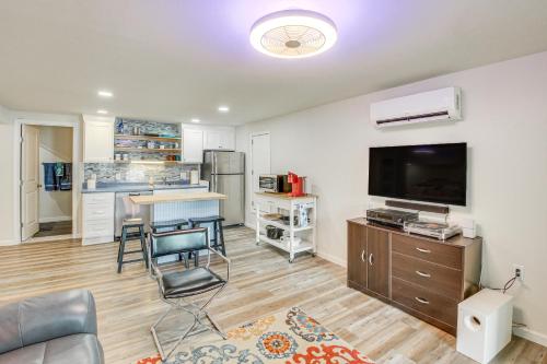 Scenic Studio on Lake Desoto with Patio! thumb 4