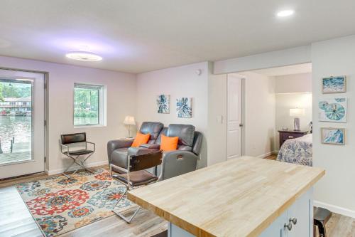 Scenic Studio on Lake Desoto with Patio!