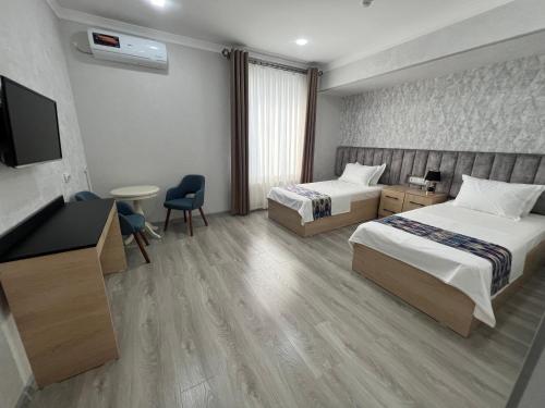 2 twin beds