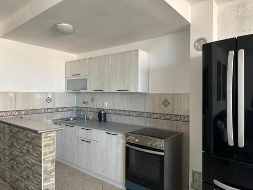 Apartments Veselinka - image 5