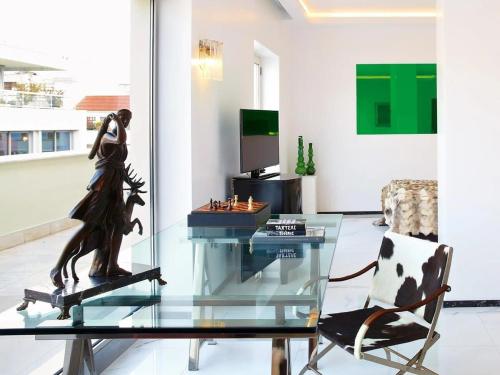 Elegant 1BR Suite with Superb View - main image