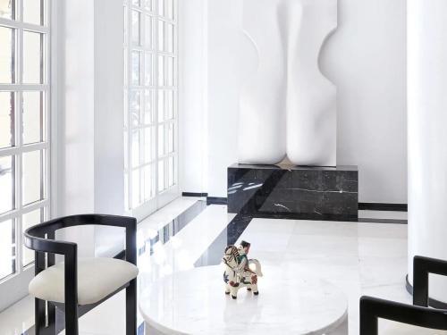 Elegant 1BR Suite with Superb View - image 9