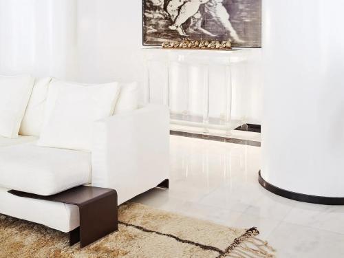 Elegant 1BR Suite with Superb View - image 13