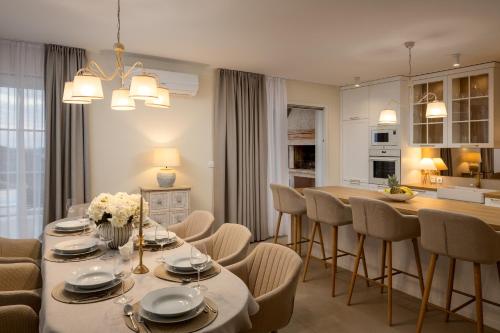 Konyha, Villa Gospoja in Dvornica