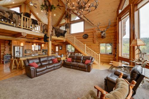 Luxe Lodge in the Tetons for Large Group Retreats! - image 7