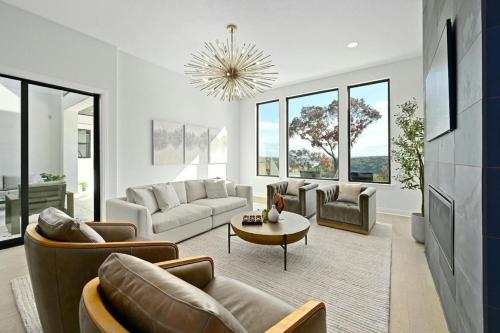 Lone Star Luxe Luxury Getaway On Lake Travis in Jonestown (TX)