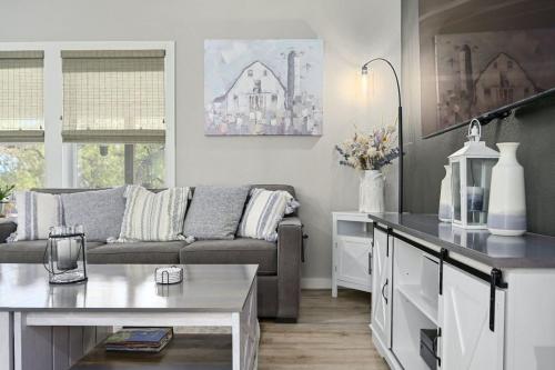 NEW Sterling Serenity A Stay Above The Rest 3b2b in Austin, USA