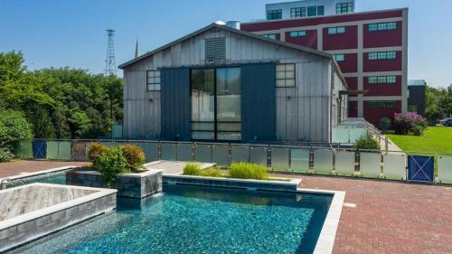 Landing at Star Lofts - 1 Bedroom in Petersburg in Petersburg, USA