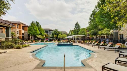 Landing at Residences at River Park West - 2 Bedrooms in Riverpark West in Richmond, USA