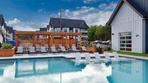 Landing at Laurel at Dry Creek - 2 Bedrooms in Huntsville in Huntsville, USA