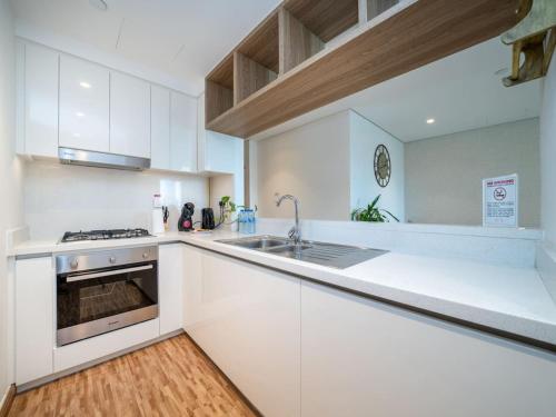 LUXFolio Retreats - Iconic Burj Khalifa View - image 5