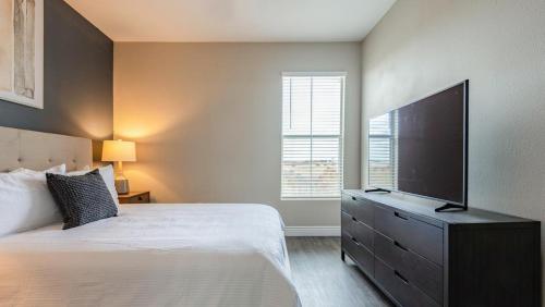 Landing at Ranch at Fossil Creek - 1 Bedroom in North Fort Worth in Fort Worth, USA