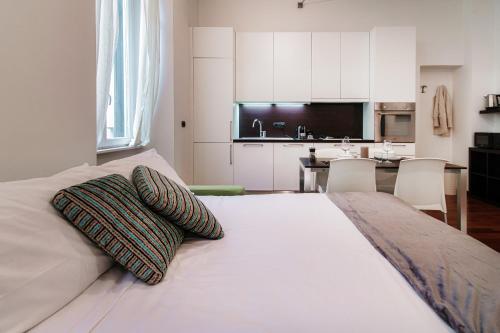 One-Bedroom Apartment image 10