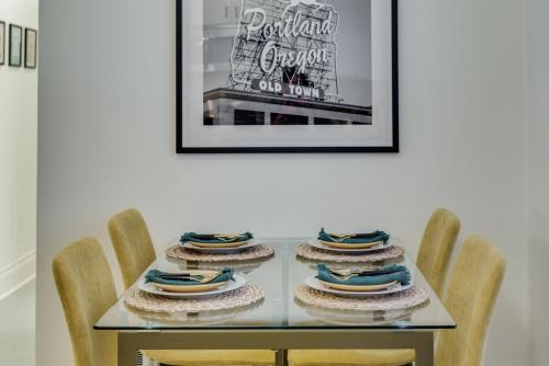 Bright & Cozy Modern Studio, Fast WiFi, Quiet, Walkable to University of Portland detail