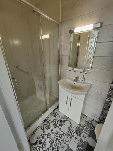 Family Room image 1