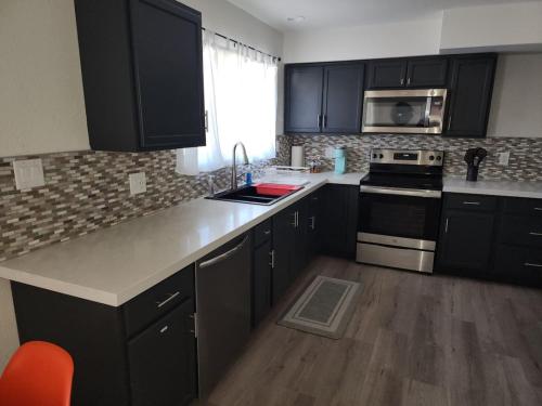 Mid-century rural ranch house minutes to the strip