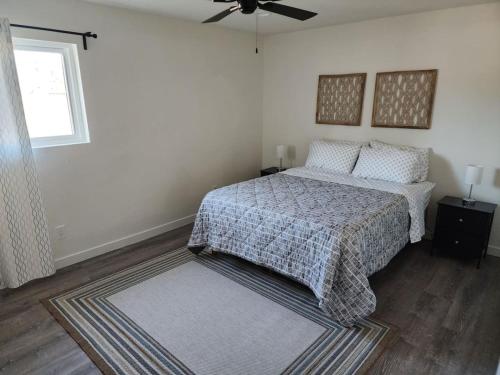 Mid-century rural ranch house minutes to the strip