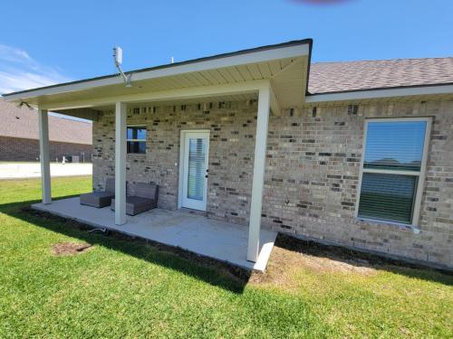 Sunset Hideaway 15 min from Downtown Lake Charles