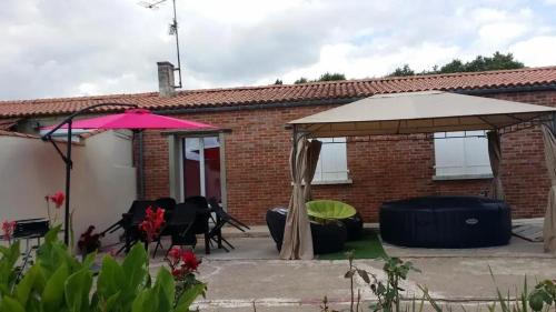 Maison de 2 chambres avec jacuzzi jardin clos et wifi a Mareuil sur Cher - Location saisonnière - Mareuil-sur-Cher