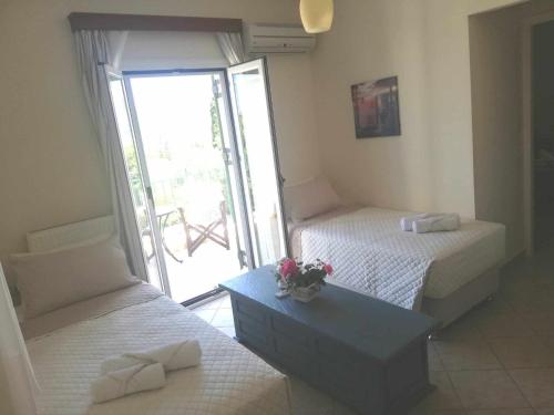 Iliachtides Villas - image 2