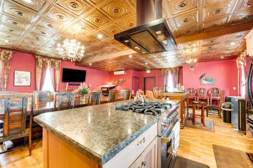 . Saloon-Style Prosser Loft in WA Wine Country!
