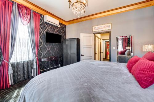 Saloon-Style Prosser Loft in WA Wine Country!