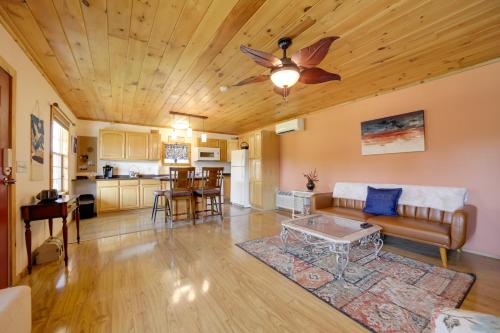 Spacious Smokies Home Near National Park! in Newport, USA