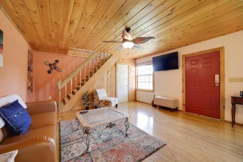 Spacious Smokies Home Near National Park! in Newport, USA