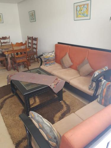 Beach-Side 2-BR Oasis with Private Pool & Parking, Casablanca (Foto 7)