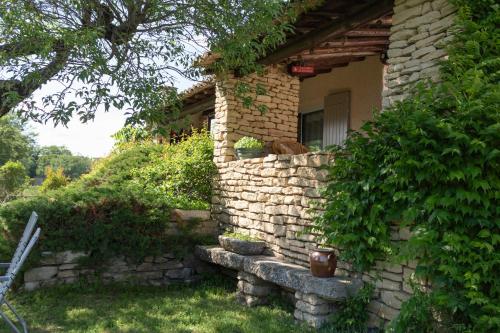 Dārzs, VILLA PROVENCALE FACE AU LUBERON in Cabrieres-d'Avignon