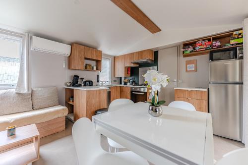 3 bedrooms, 5 beds