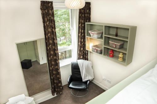 Chic & bright flat near Holyrood Park, Edinburgh (photo 6)