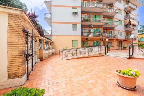 Flower Apartment - image 12