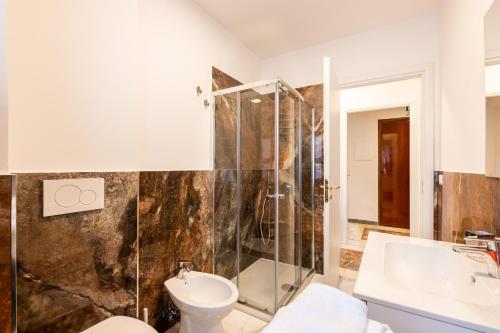 Flower Apartment - image 14