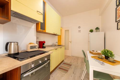 Flower Apartment - image 9