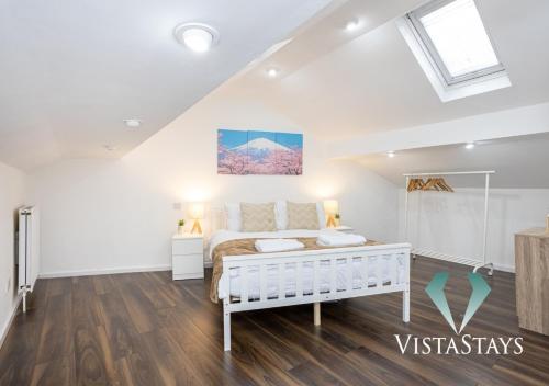 Spacious 5BDR House By Vista Stays Short Lets & Serviced Accommodation Manchester With Free WiFi, Parking & Netflix, Manchester (fotografie 9)